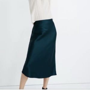 Satin MIDI Slip- Dark Green, 2